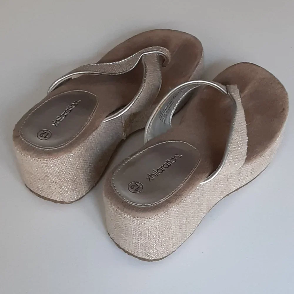 Xhiliration little girls platform sandals  sz 12